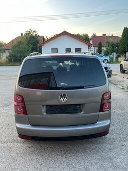 Volkswagen Touran TrendLine 1.6 Benzin = Top Stav = - 6