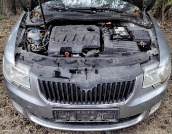 Škoda Superb 2.0 tdi 2010 predám DVERE, MOTOR CFF, PREVODOVK - 6