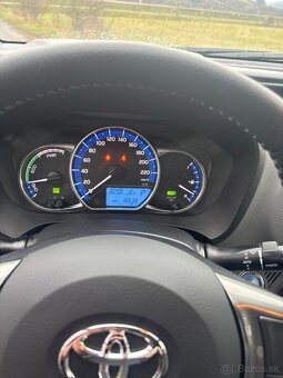 Toyota Yaris Hybrid - 6