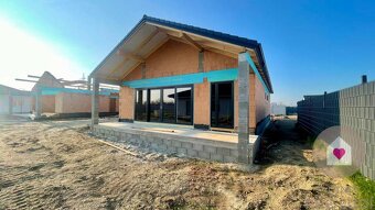 Krásny 4 izbový RD bungalov 114,25 m2 na pozemku 494 a 533 m - 6