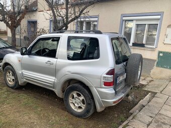 Mitsubishi Pajero 4x4 - 6