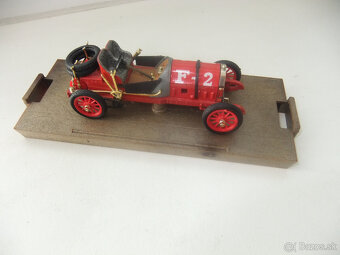pretekarske auticka od BRUMM/ITALY v mierke 1:43 - 6