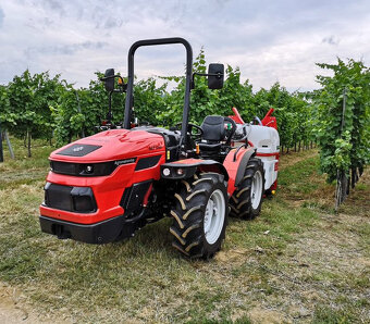 Malotraktor AGT 1060 - otočné pracoviště řidiče - 56 HP - 6