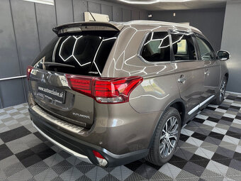 Mitsubishi Outlander 2.2 DI-D Intense A/T 4x4 7-Miest. - 6