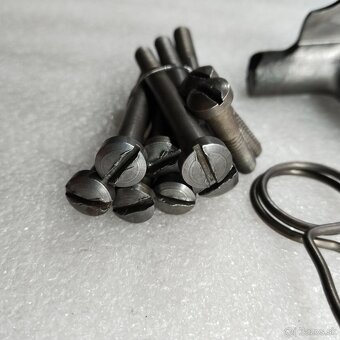 MANET 90 ŠROUBY MOTORU ORIGINÁL - 6