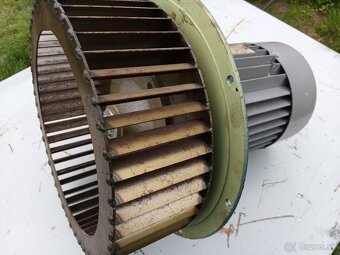 Elektromotor 0,75kW , 2840ot.s vrtuľou - 6