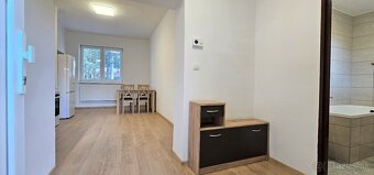 PNORF – priestranný 1i byt, 44 m2, 485,-€, Jarmočná ul. - 6