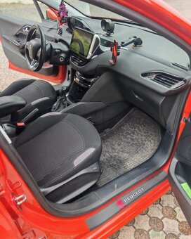 Peugeot 208, 2015 1.2 benzín,manuál - 6