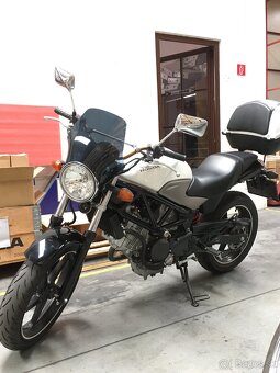 Honda VTR 250 - 6