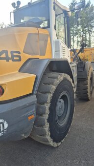 Nakladač LIEBHERR - 6