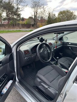 Volkswagen Golf V 2.0 TDI (2004) - 6