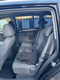Volkswagen Touran 1.6 TDI Comfortline - 6