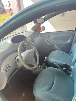 Predám Toyota yaris 1.0 50kw vvti r.v 2000 STK EK 2027 - 6