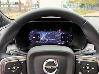 Volvo XC40 2.0 B3 mHEV Plus AT 2025 DPH - 6