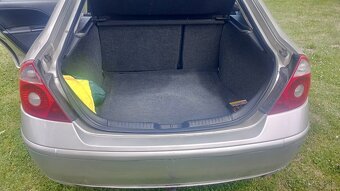 Ford mondeo 2 L - 6