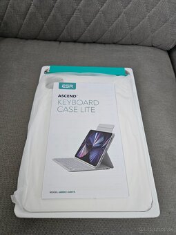 ESR Ascend Keyboard Case Lite – iPad Pro 11" / Air 4–5 - 6