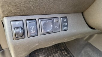 NISSAN NAVARA D40 - 6