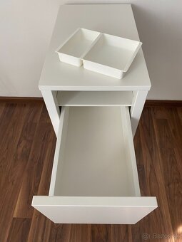 Nočný stolík IKEA - 6