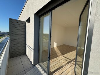 Prenajmem nový luxusný 2.izbový byt na Cisárkach Sereď - 6