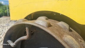 Ježkový vybračný valec BOMAG BMP 8500 - 6