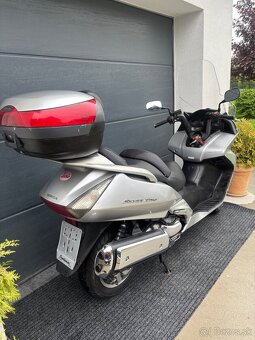 Honda Silver Wing 600 - 6