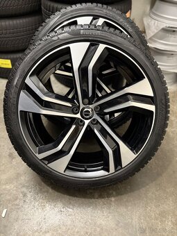 Nepoužitá zimná sada Volvo XC90 - 5x108 R22 , 275/35/22 - 6