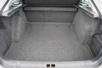 Škoda Octavia 1.6 MPi, klima - 6