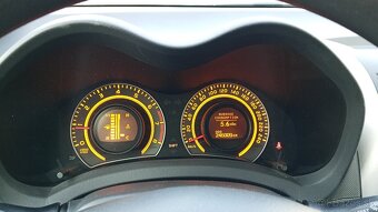 Toyota auris 1.4 vvt-i - 6