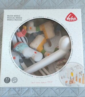 Hrajúci kolotoč nad postielku - 6