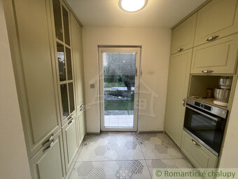 Znížená cena Priestranný rodinný dom vhodný aj na podnika - 6