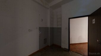 Obchodný priestor s terasou na prenájom v Šali - 6