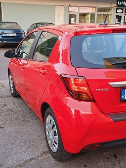 Toyota Yaris HYBRID Automat - 6