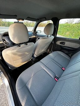 Renault Clio - 6