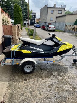 Sea-Doo Spark 3up 90HP + príves CBS + vesty – ako nový - 6