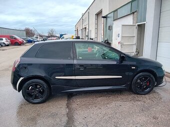 Fiat Stilo 1.9 Jtd 2003 3D - 6