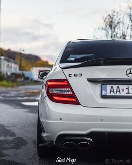 Mercedes Benz C63 - 6
