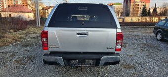 Isuzu D-max Double Cab Custom 4WD A/T - 6