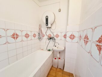 Prenajmeme rodinný dom, Kolárovice /Babiše/ len v R2 SK. - 6