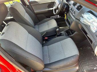 Rozpredam Skoda Fabia 2 1.2 HTP facelit 72tis KM - 6