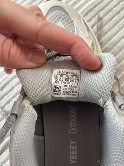 Yeezy 700 - 6
