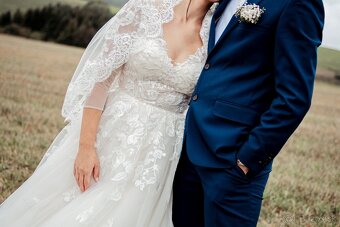 Svadobné šaty s kruhom a závojom - 6