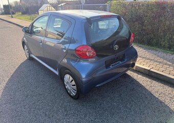 Toyota Aygo 1,0 i klima serviska nová STK benzín manuál - 6
