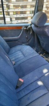Mercedes w124 modrý interier - 6