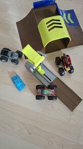 Hotwheels - 6