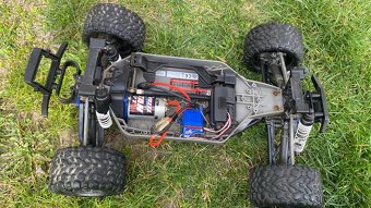 Traxxas RUSTLER 4x4 + ZADARMO BATÉRIA - 6