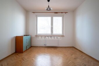 REZERVOVANÝ 4 izbový byt s balkónom v Púchove - 6