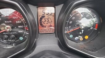 Predám skúter Yamaha xmax 400 - 6