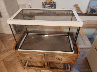 Predám 50l akvárium so stolikom - 6