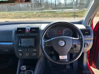 Volkswagen Golf - 6