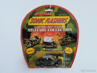 modely Majorette SONIC FLASHERS - Porsche 928 Military truck - 6